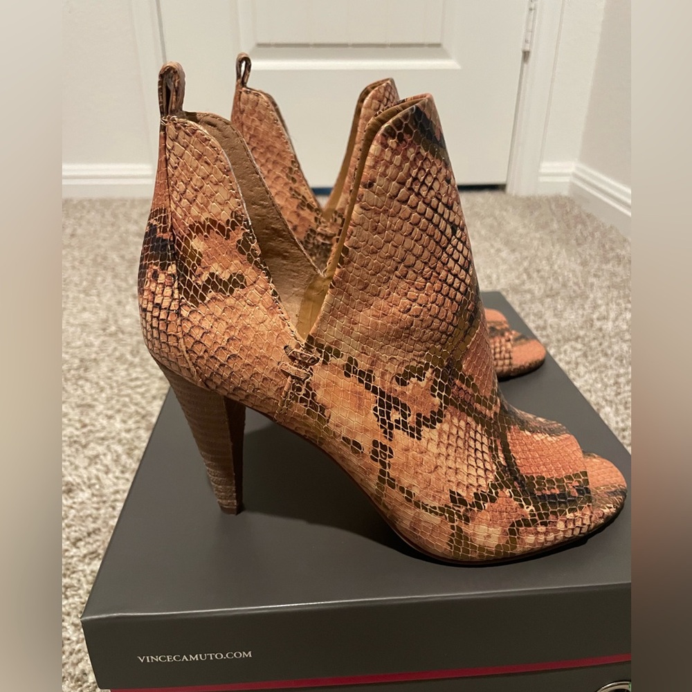 New Vince Camuto Snake-Print Peep-Toe Ankle Booties
